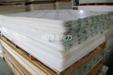 超輕粘土為什么會(huì)黏亞克力板材